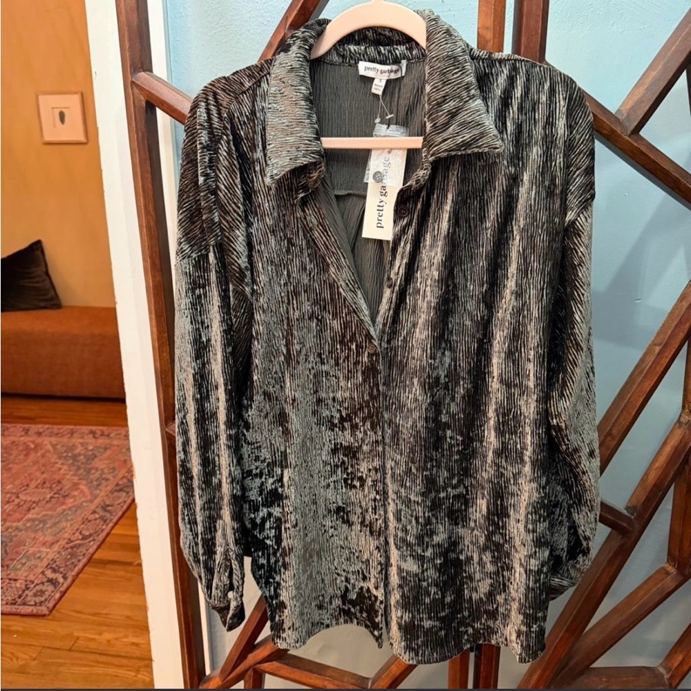 M066 // NWT Pretty Garbage ribbed velour blouse // S